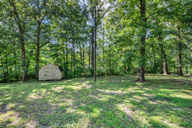 102 West Hills Ter, Dickson, TN 37055
