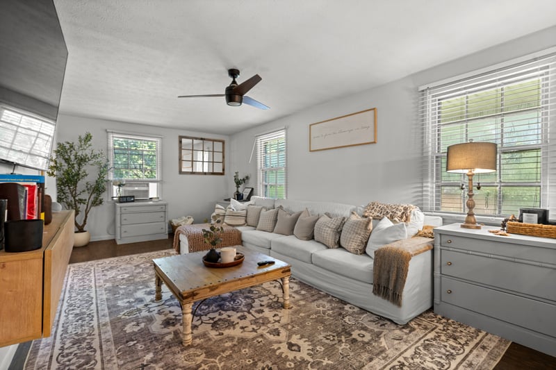 124 Shadybrook Cir, Dickson, TN 37055