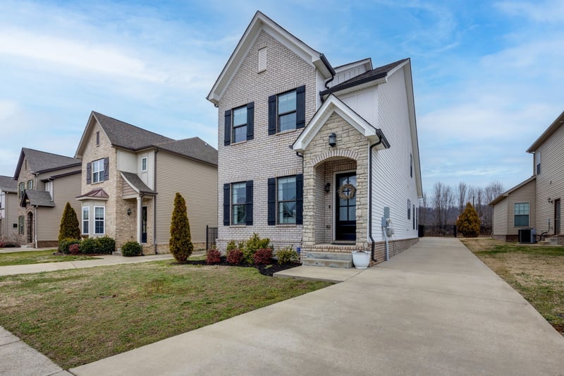1645 Brockton Ln, Nashville, TN 37221