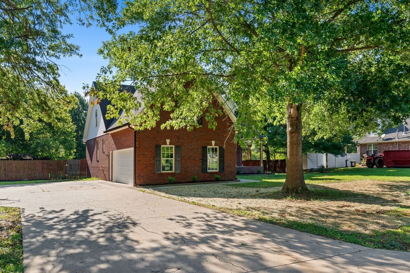 105 Four Season Dr, Murfreesboro, TN 37129