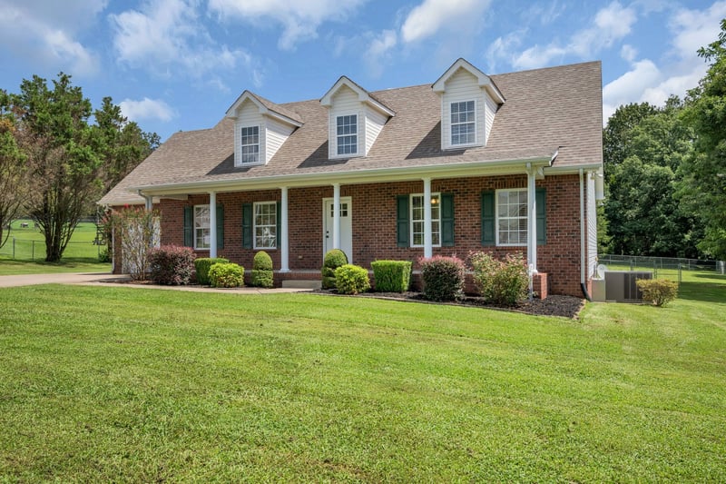 106 Sherrolyn Ct, Burns, TN 37029
