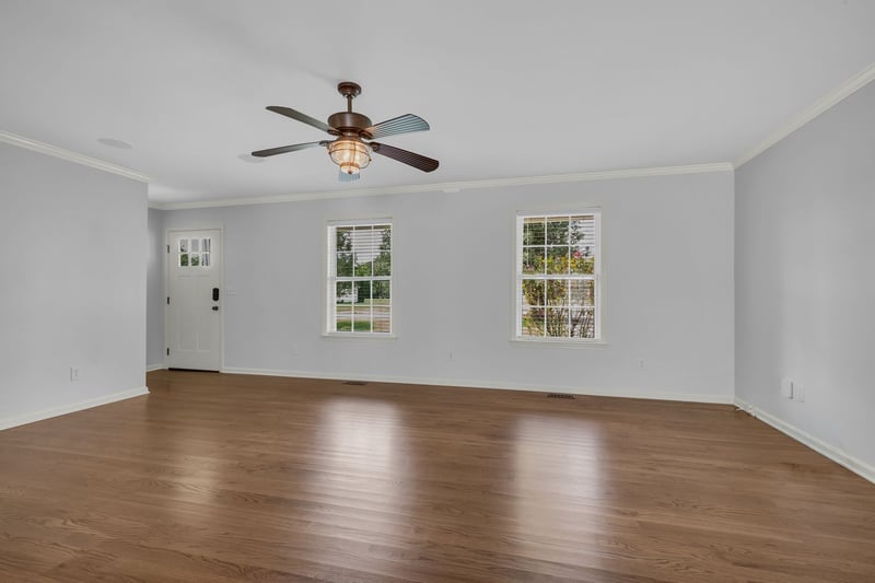 106 Sherrolyn Ct, Burns, TN 37029