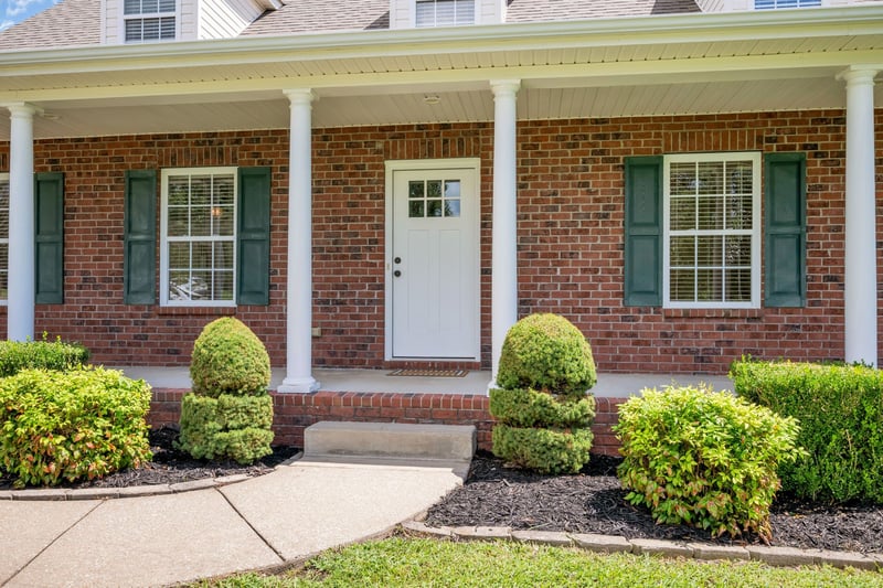 106 Sherrolyn Ct, Burns, TN 37029