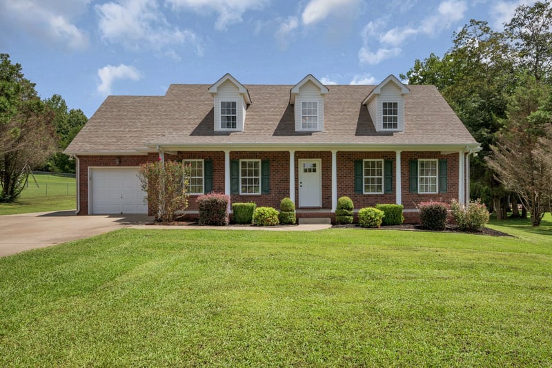 106 Sherrolyn Ct, Burns, TN 37029