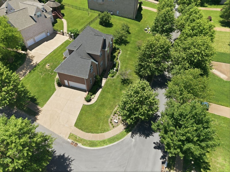 1046 Island Brook Dr, Hendersonville, TN 37075
