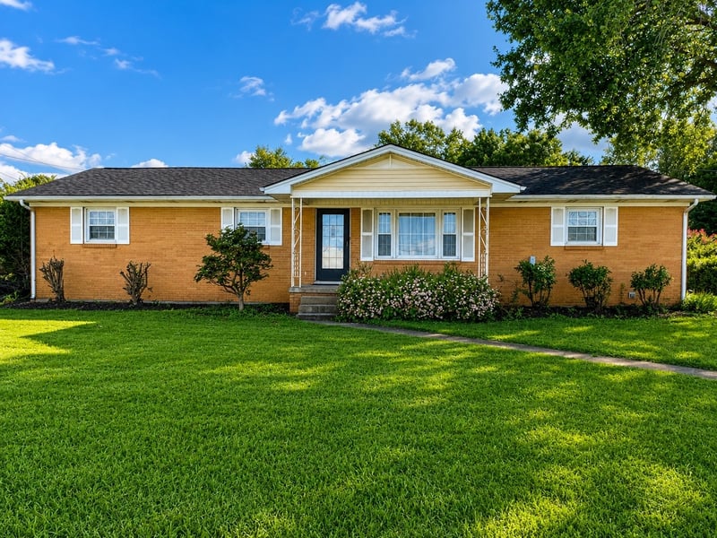 638 N Broadway, Portland, TN 37148