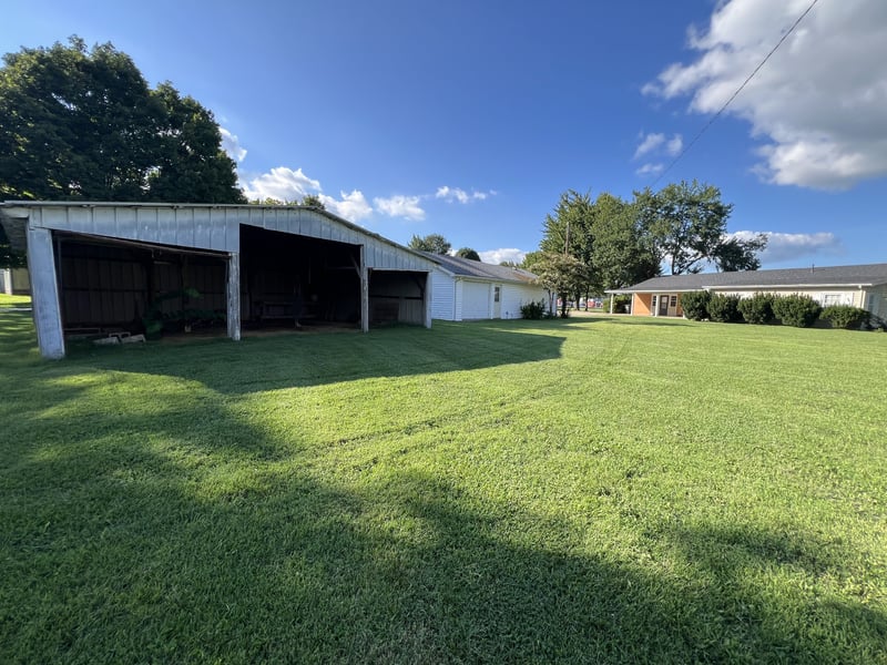 638 N Broadway, Portland, TN 37148