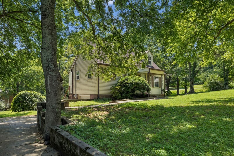 210 Cliffdale Rd, Nashville, TN 37214