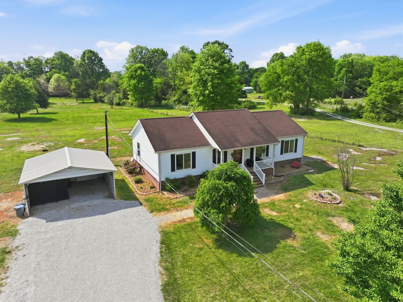 4290 Highway 431 , Columbia, TN 38401