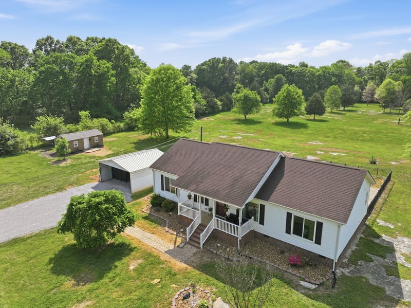 4290 Highway 431 , Columbia, TN 38401