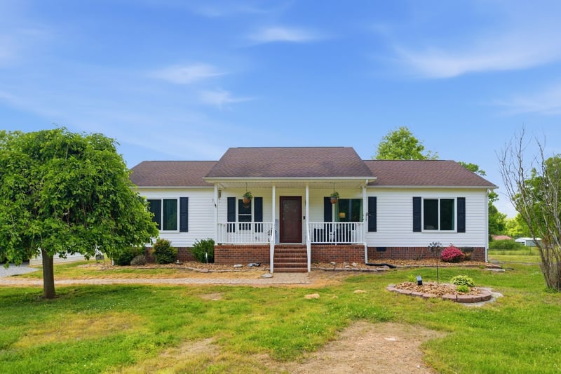 4290 Highway 431 , Columbia, TN 38401