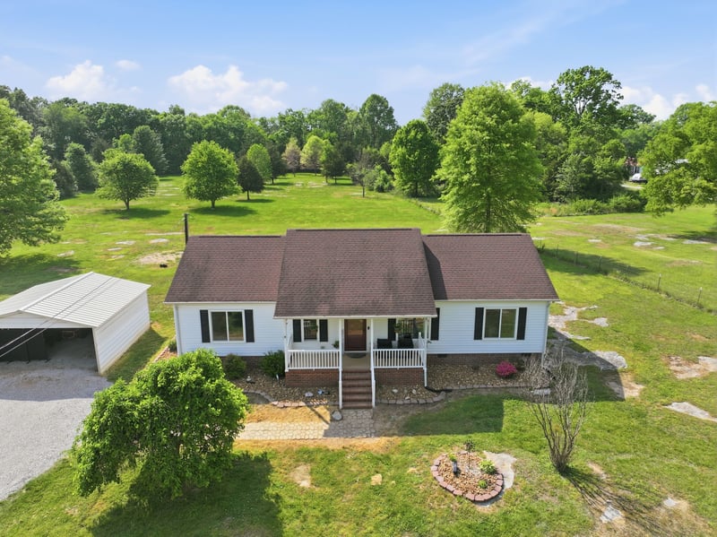 4290 Highway 431 , Columbia, TN 38401