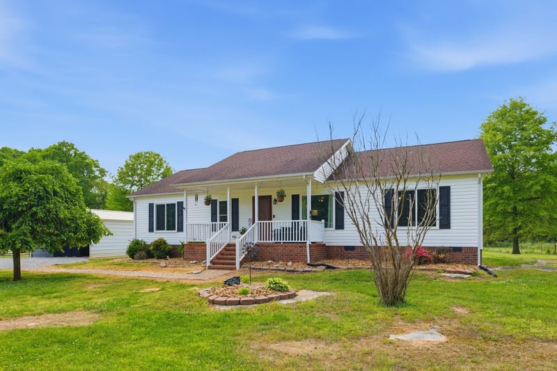 4290 Highway 431 , Columbia, TN 38401