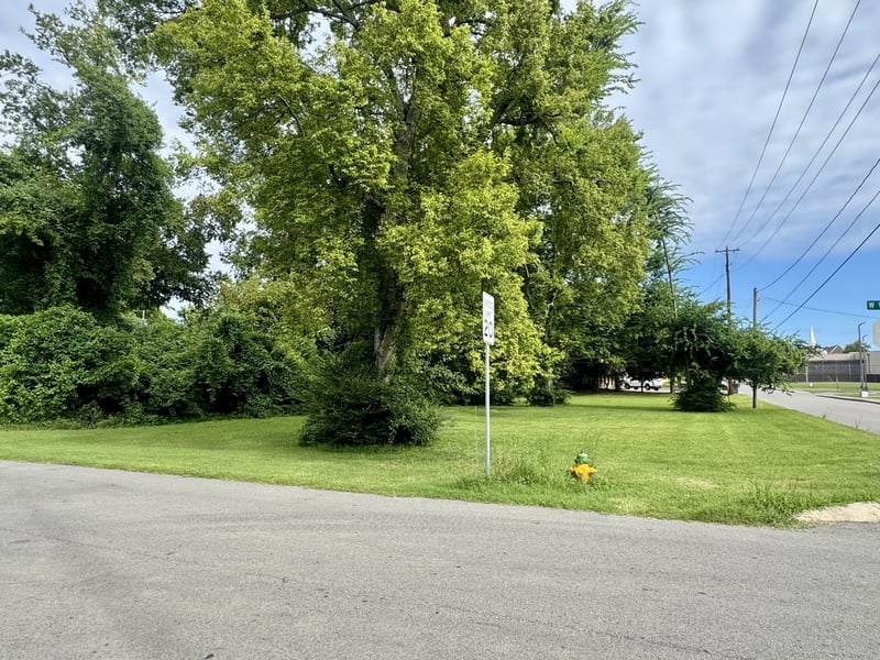 S Foster St, Gallatin, TN 37066