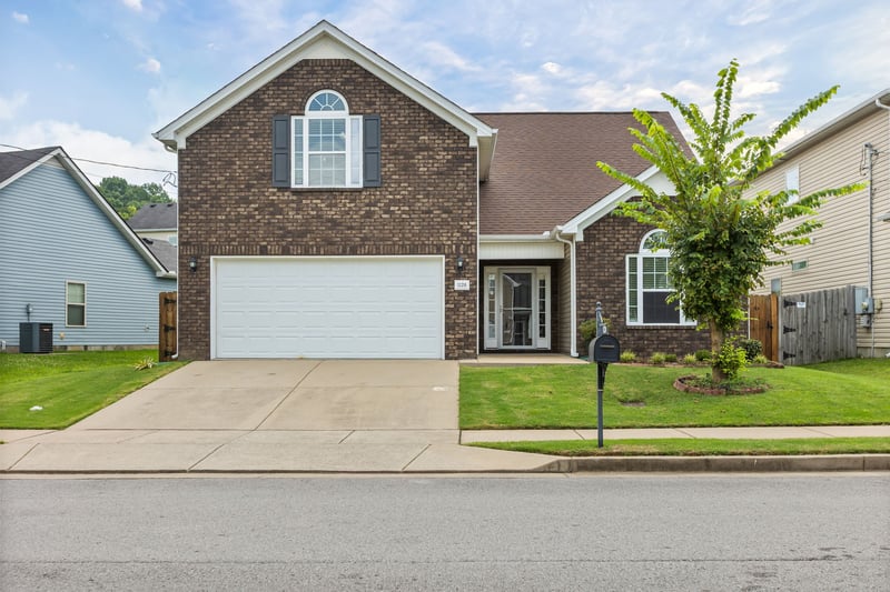 1120 Silvermoon Dr, Antioch, TN 37013