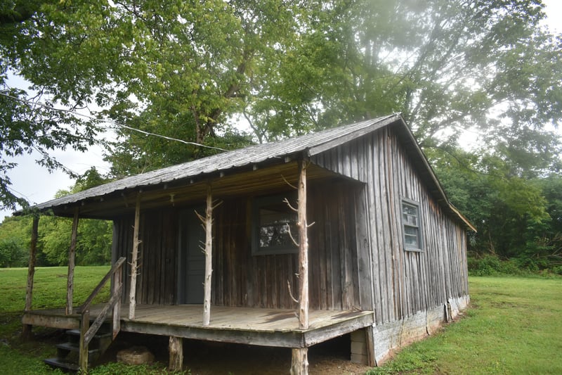 4 Price Ln, Pleasant Shade, TN 37145