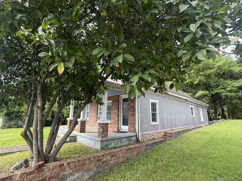 210 S Foster Ave, Gallatin, TN 37066