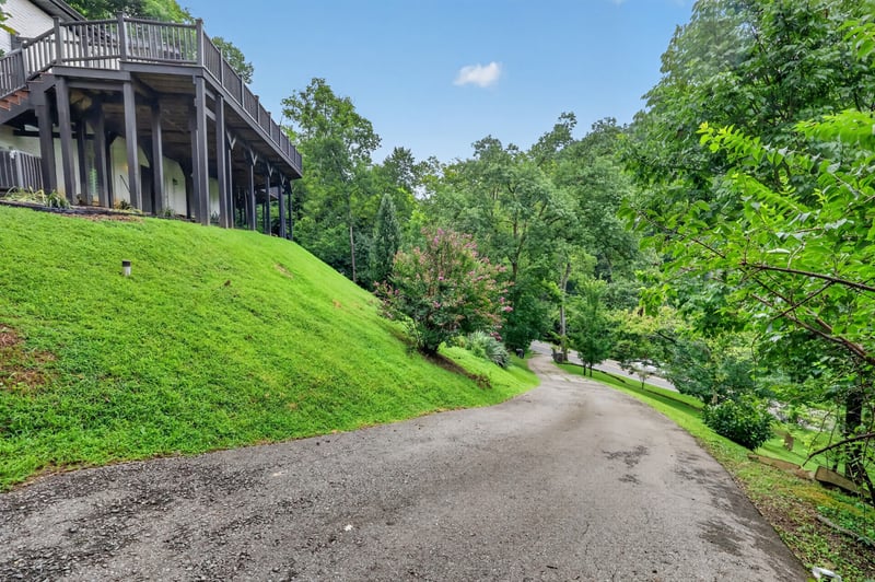 5161 Granny White Pike, Nashville, TN 37220