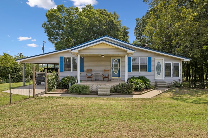 1525 E Piney Rd, Dickson, TN 37055