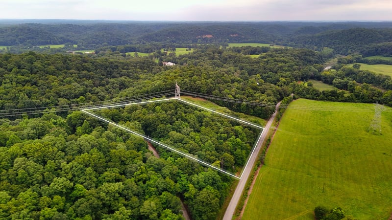 4 Cedar Hill Rd, White Bluff, TN 37187