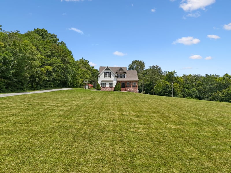 1755 Chicken Rd, Lebanon, TN 37090