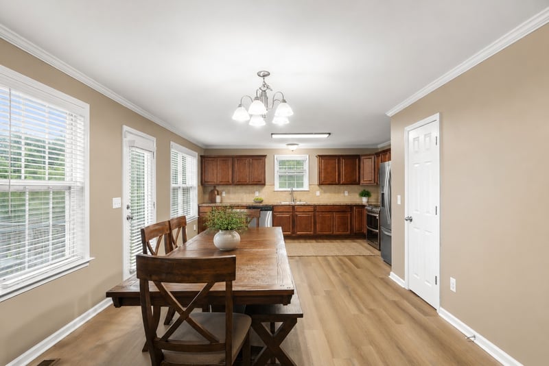 160 Lena Loop, Burns, TN 37029