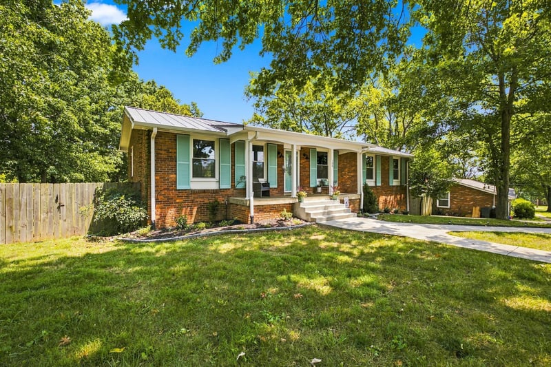 106 Marseille Dr, Hendersonville, TN 37075