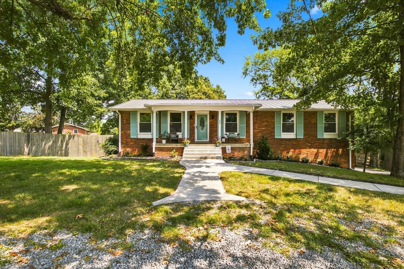 106 Marseille Dr, Hendersonville, TN 37075