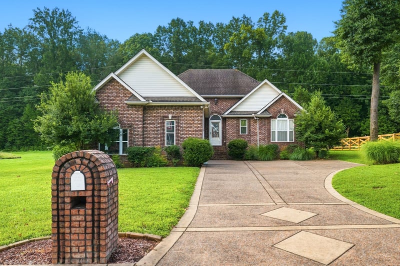 807 Cottonwood Ct, Springfield, TN 37172