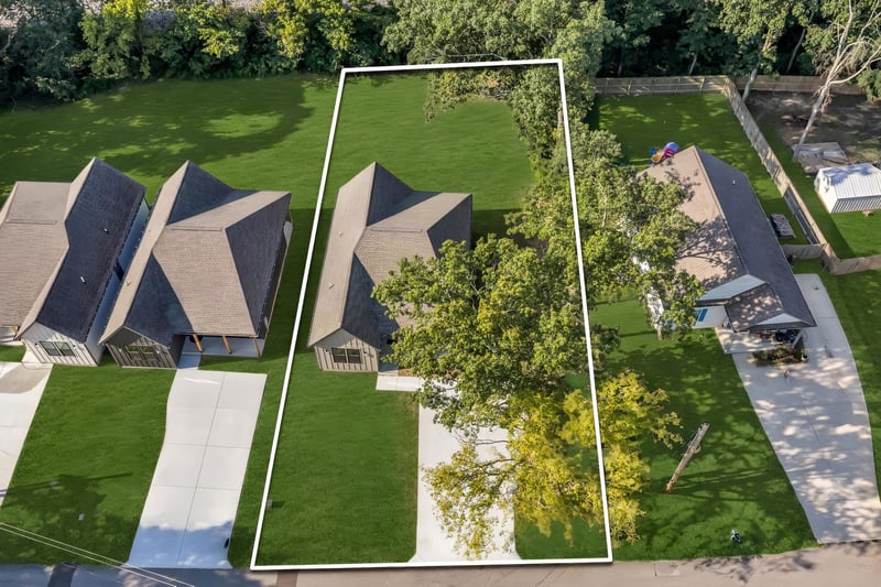 321 Jackson St, White Bluff, TN 37187