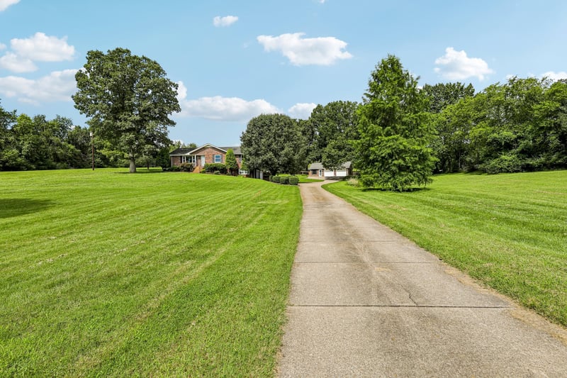 1205 Madison Creek Rd, Goodlettsville, TN 37072