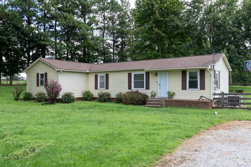 4475 Highway 76 , Cottontown, TN 37048