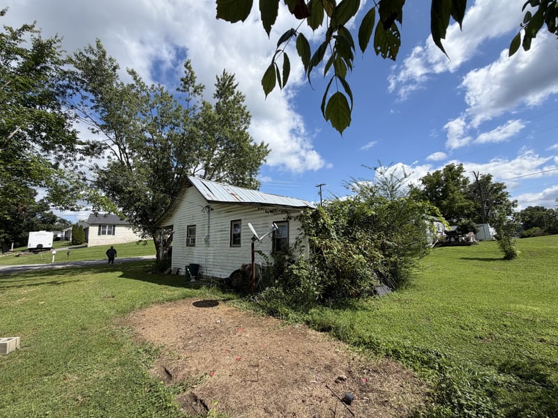 1225 Pleasant Grove Rd, Westmoreland, TN 37186