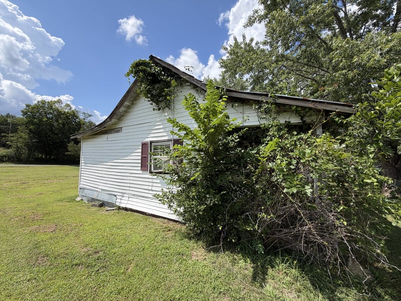 1225 Pleasant Grove Rd, Westmoreland, TN 37186