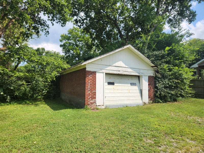 805 Blackburn Ln, Columbia, TN 38401