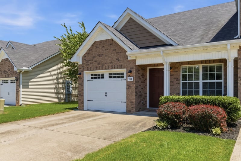 1913 Calydon Ct, Murfreesboro, TN 37128