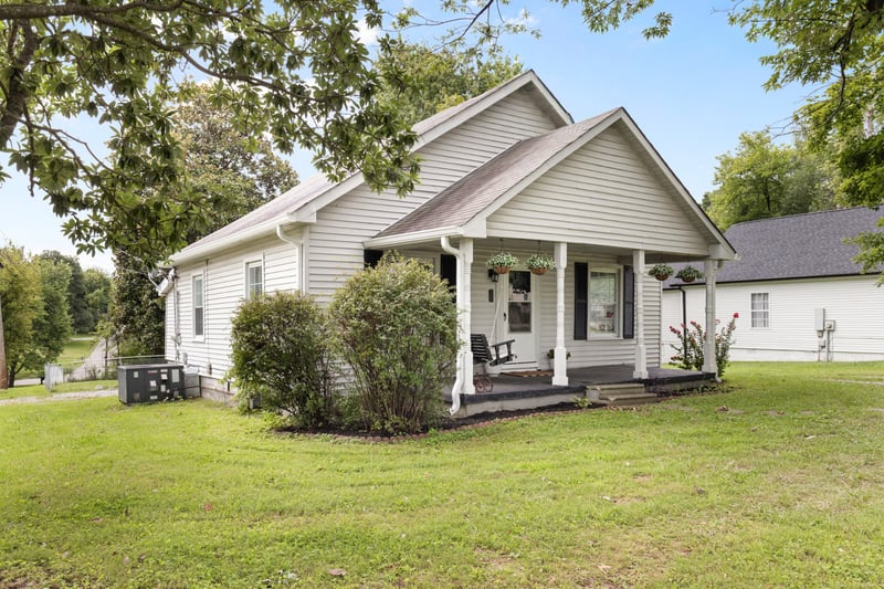 1357 Main St, Greenbrier, TN 37073