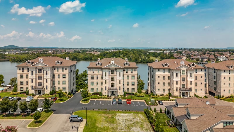 1024 Club View Dr #E203, Gallatin, TN 37066