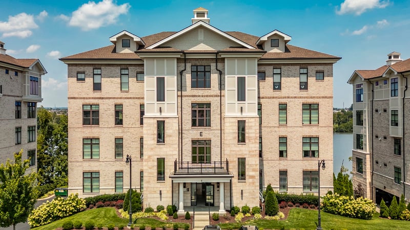 1024 Club View Dr #E203, Gallatin, TN 37066