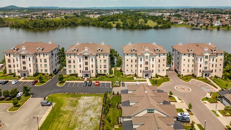 1024 Club View Dr #E203, Gallatin, TN 37066