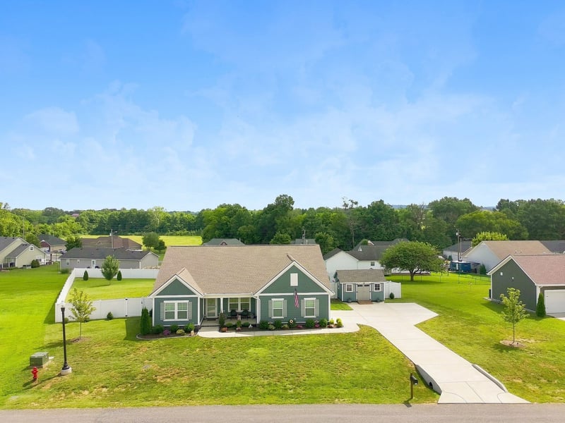 711 Larry Cir, Mount Pleasant, TN 38474