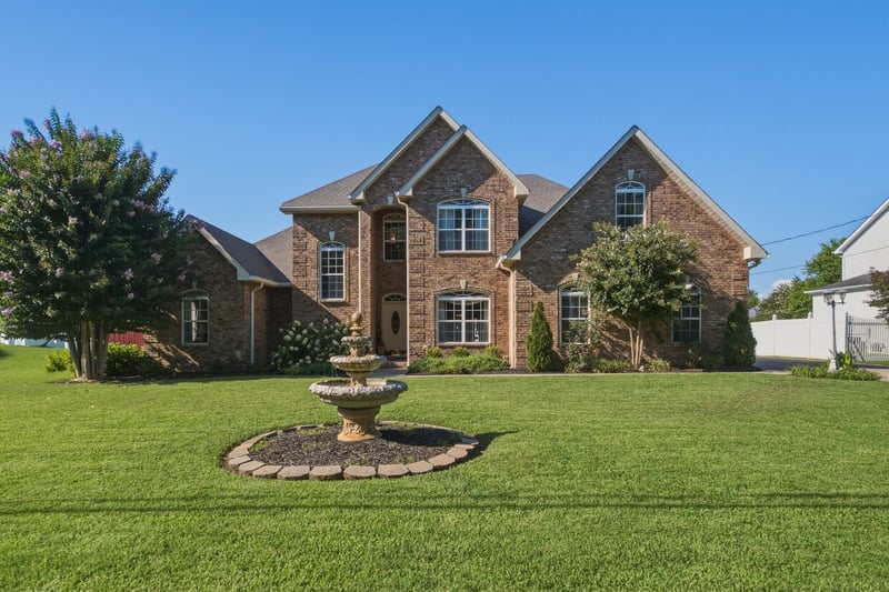 227 Jones Mill Rd, La Vergne, TN 37086