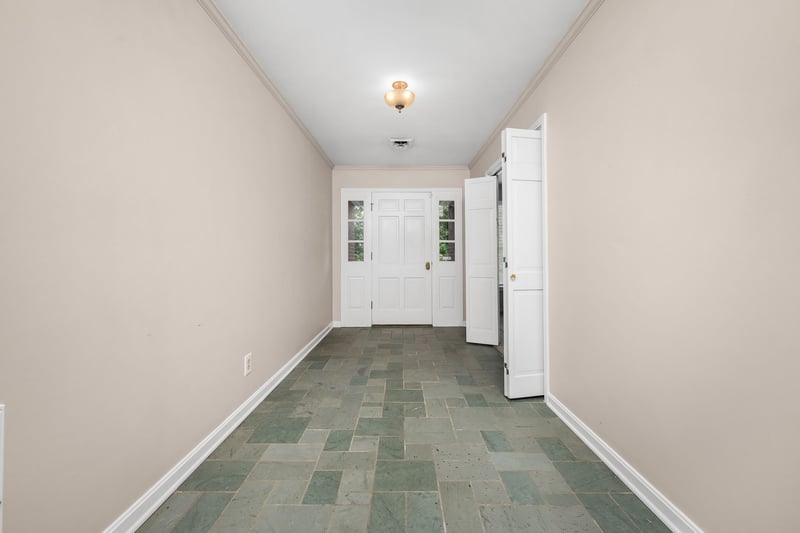 327 Minerva Dr, Murfreesboro, TN 37130