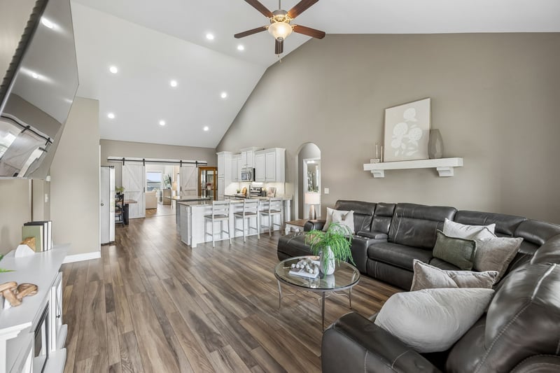 2204 Bee Hive Dr, Columbia, TN 38401