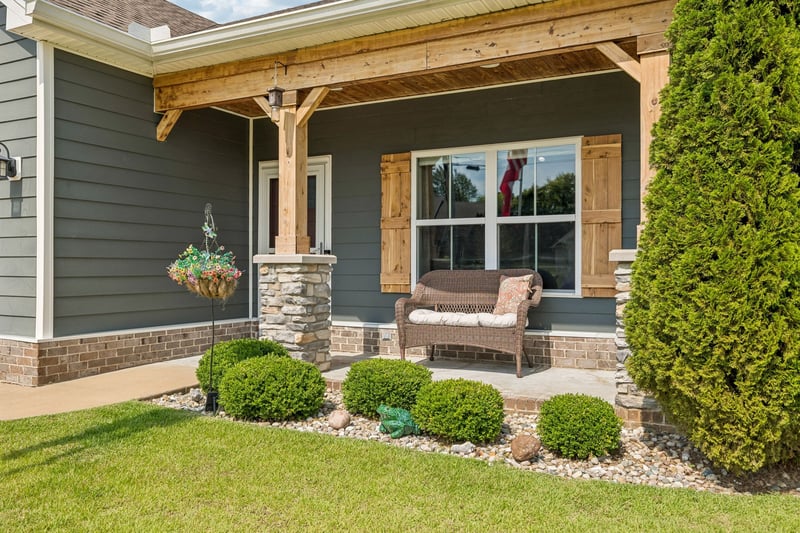 2204 Bee Hive Dr, Columbia, TN 38401