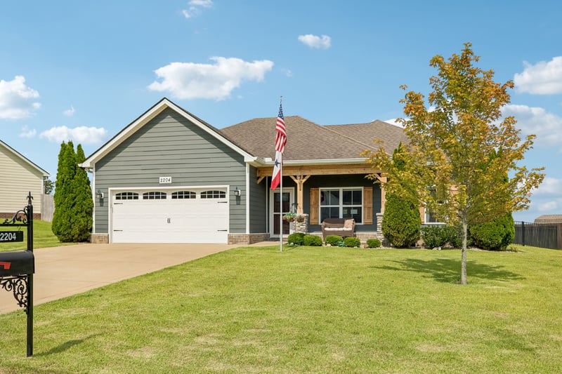 2204 Bee Hive Dr, Columbia, TN 38401