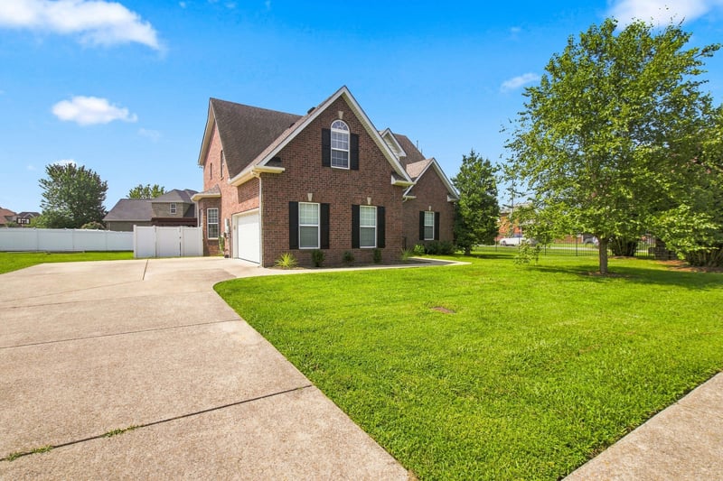 3433 Genoa Dr, Murfreesboro, TN 37128