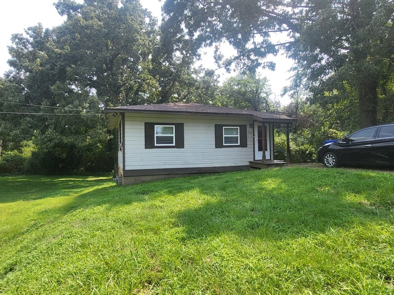 848 Iron Bridge Rd, Columbia, TN 38401
