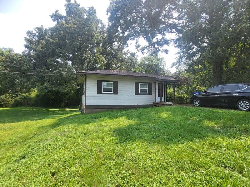 848 Iron Bridge Rd, Columbia, TN 38401