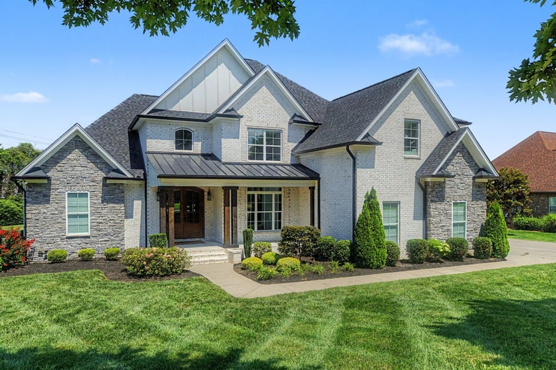 701 Farmington Dr, Lebanon, TN 37087